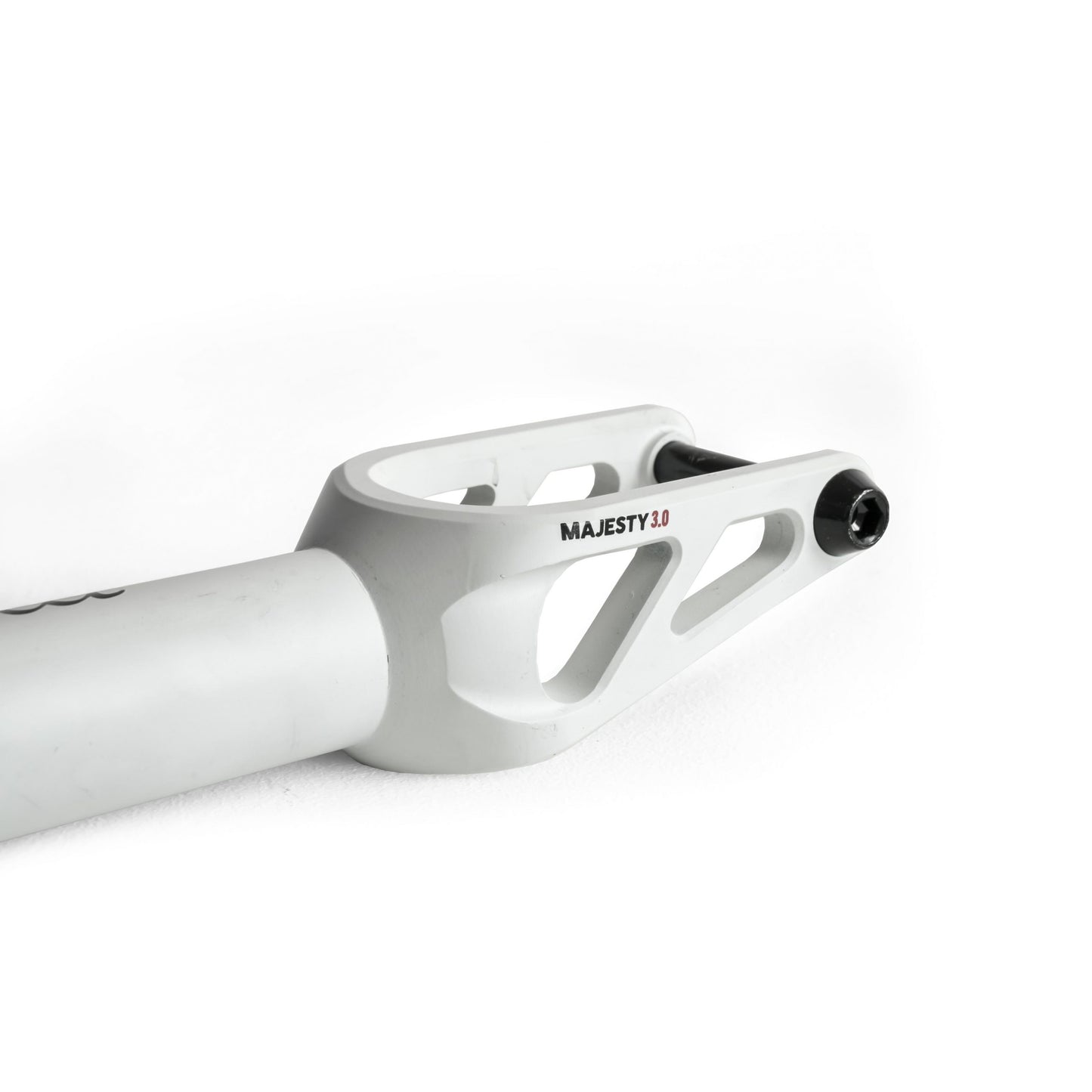 Majesty-3.0-2-White